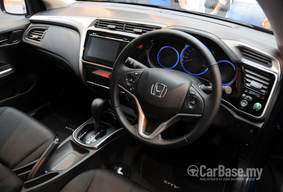 Honda City GM6 (2014) Interior