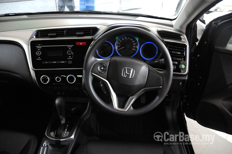 Honda City GM6 (2014) Interior