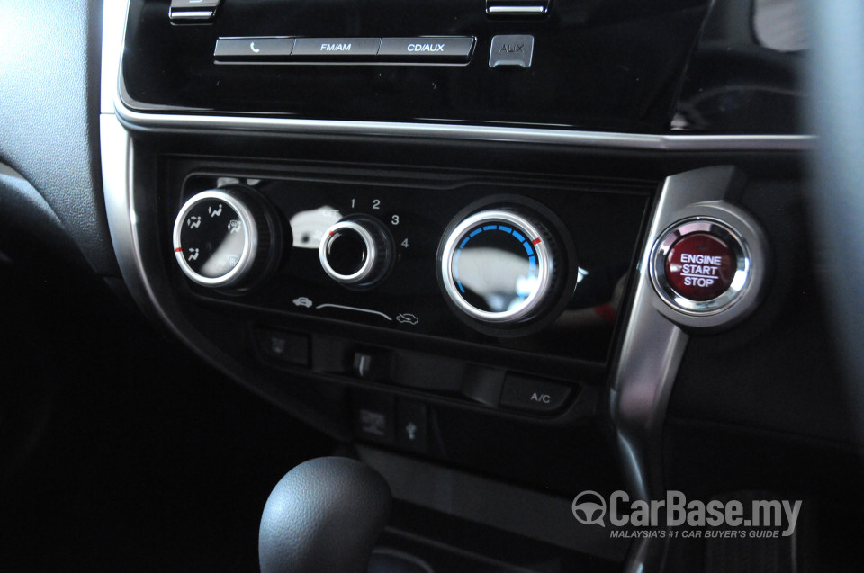 Honda City GM6 (2014) Interior