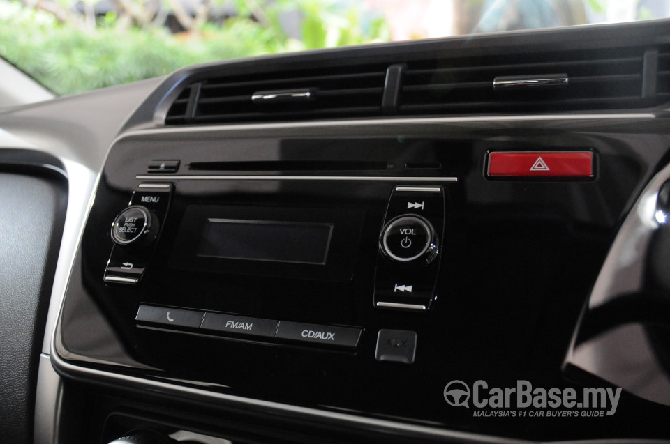 Honda City GM6 (2014) Interior