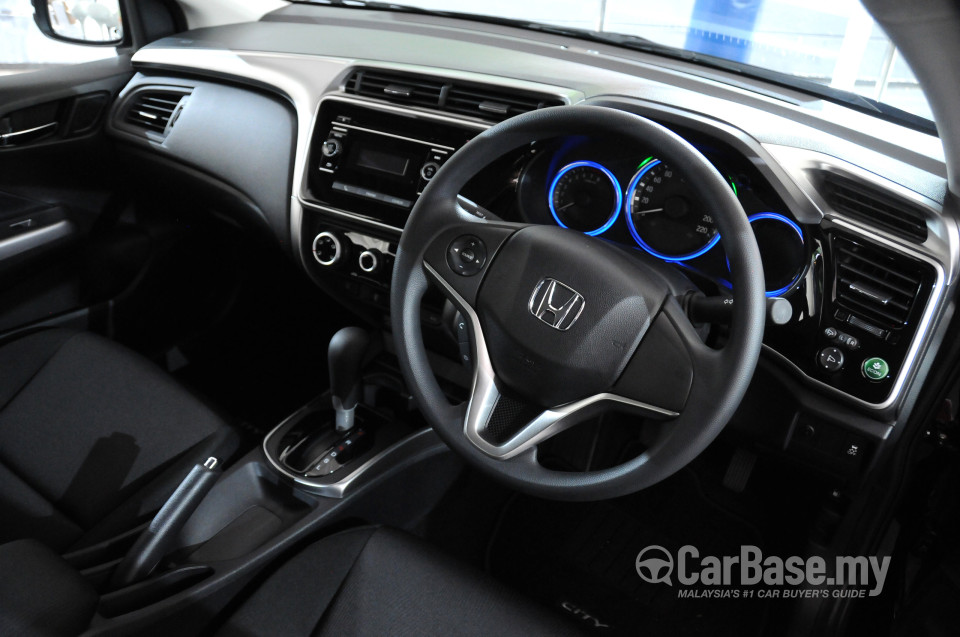 Honda City GM6 (2014) Interior