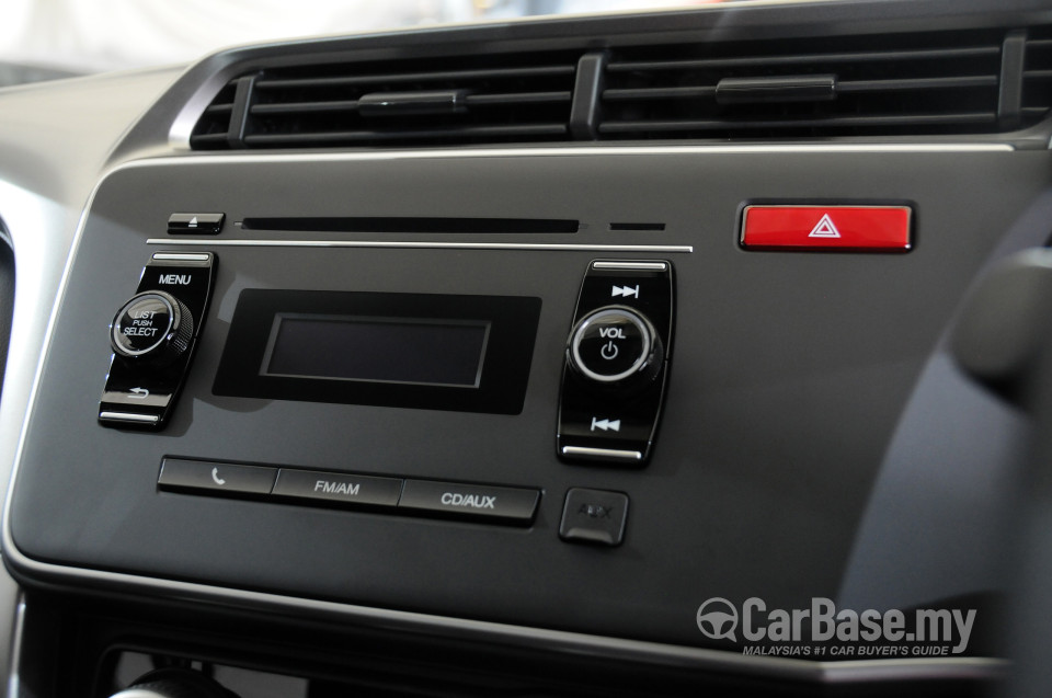 Honda City GM6 (2014) Interior