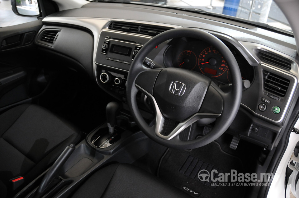Honda City GM6 (2014) Interior