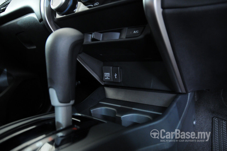 Honda City GM6 (2014) Interior