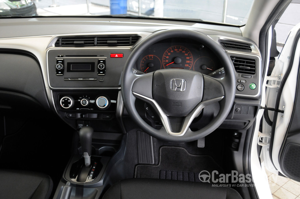 Honda City GM6 (2014) Interior