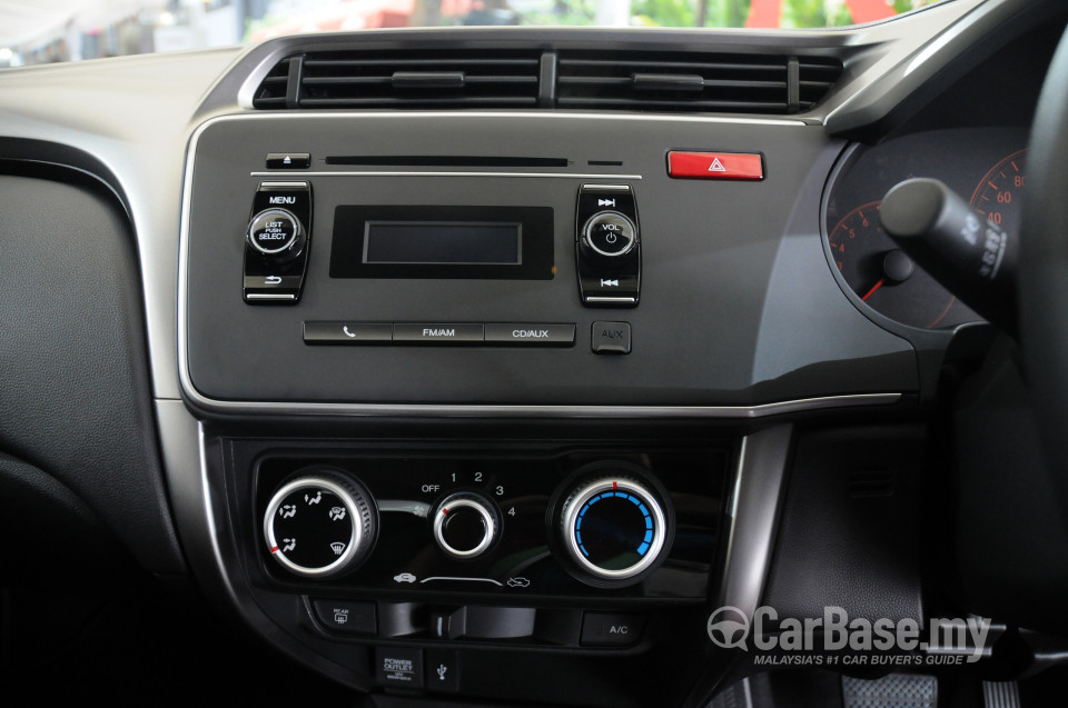 Honda City GM6 (2014) Interior