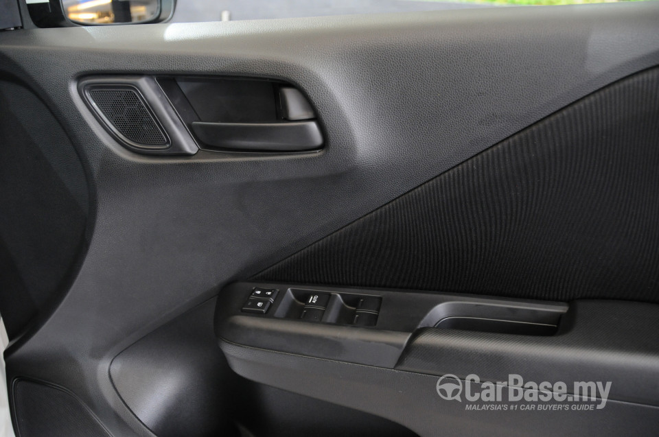 Honda City GM6 (2014) Interior