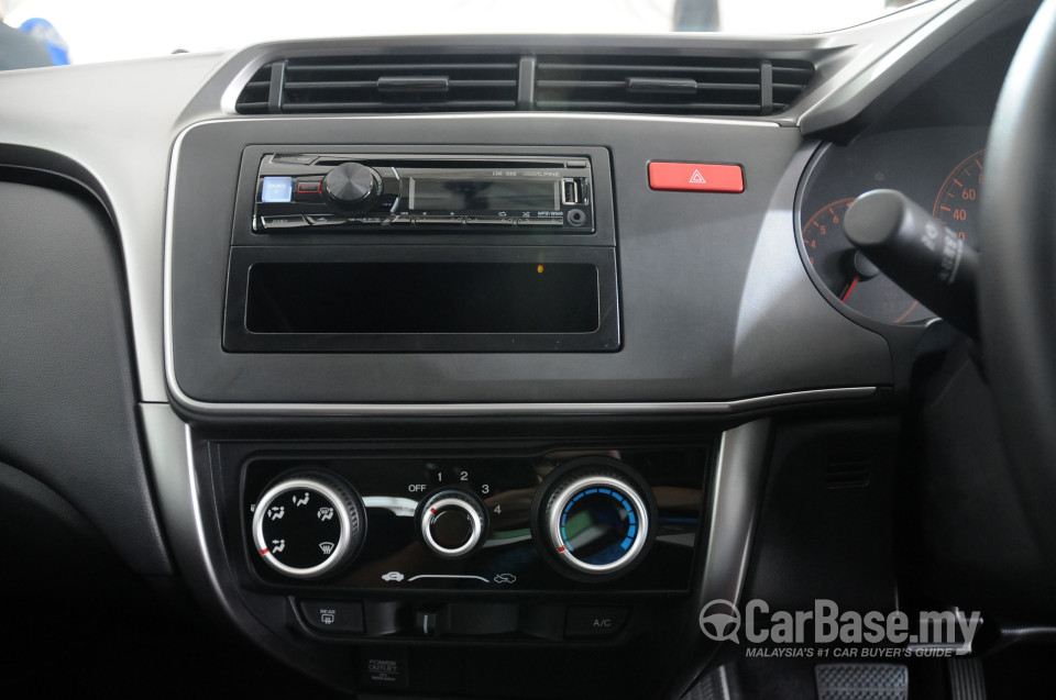 Honda City GM6 (2014) Interior