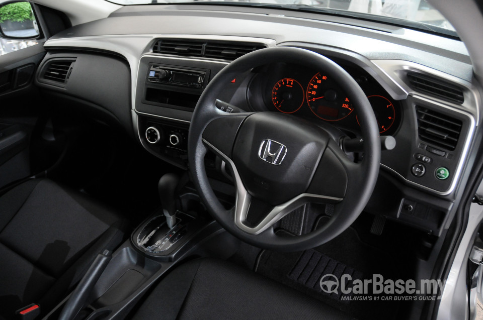 Honda City GM6 (2014) Interior