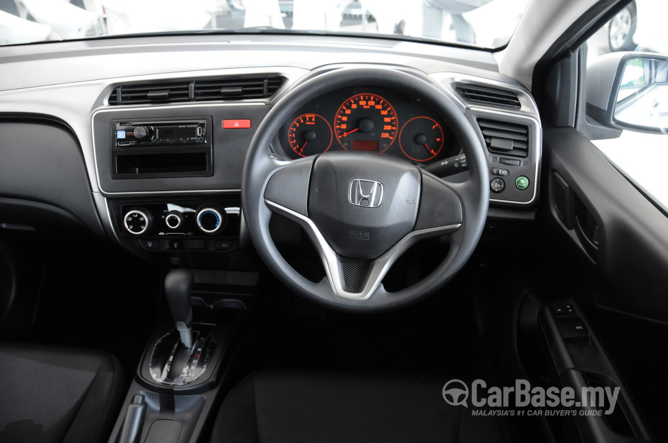 Honda City GM6 (2014) Interior