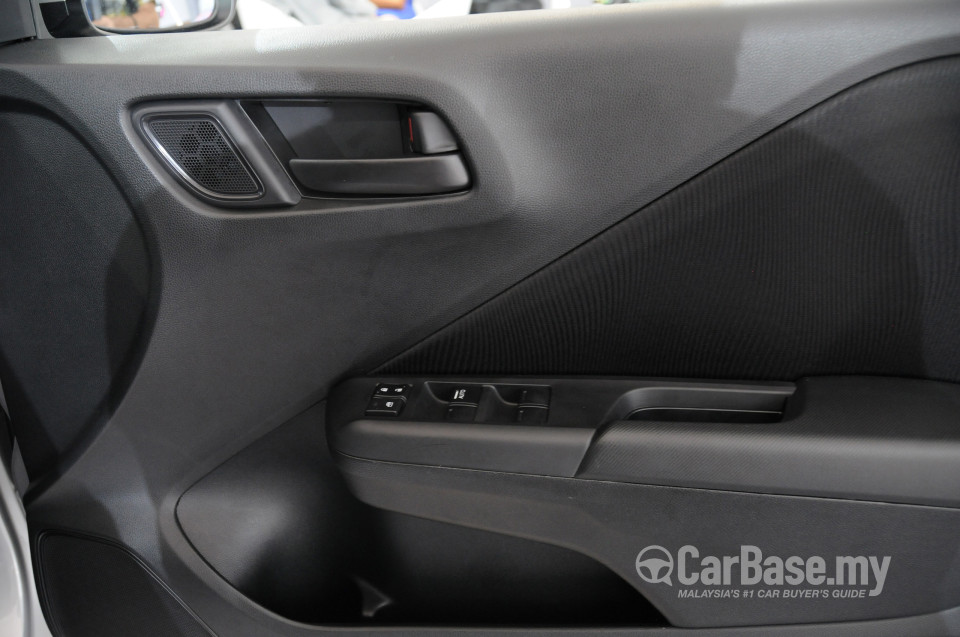 Honda City GM6 (2014) Interior