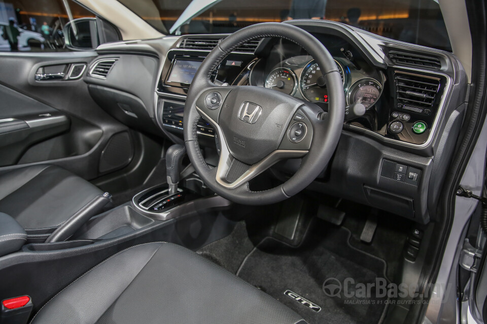 Proton Perdana P4-90B (2016) Interior