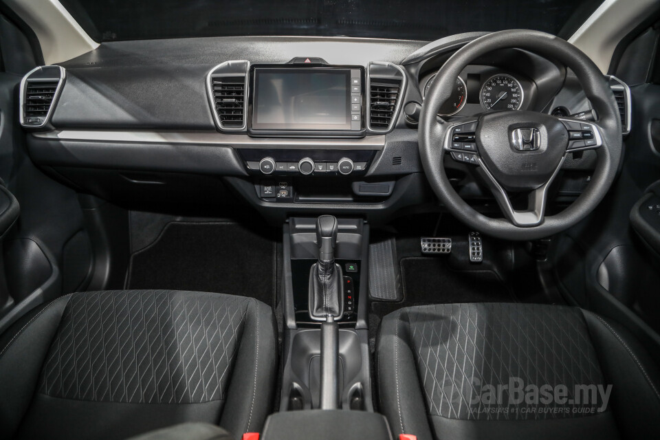 Honda Civic FC (2016) Interior