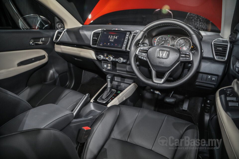 Proton Exora Mk1 RC (2019) Interior