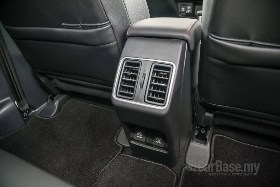 Perodua Aruz D38L (2019) Interior