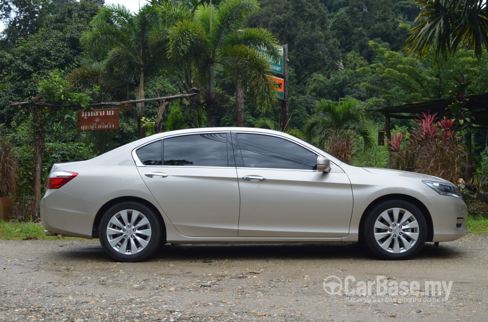 Honda Accord CR (2013) Exterior