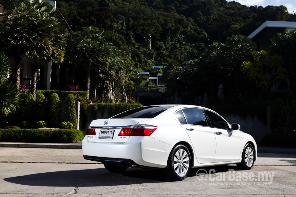 Honda Accord CR (2013) Exterior