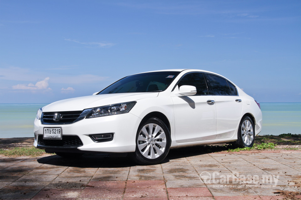 Honda Accord CR (2013) Exterior