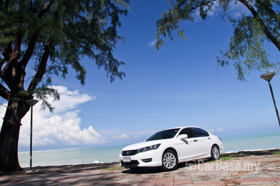 Honda Accord CR (2013) Exterior