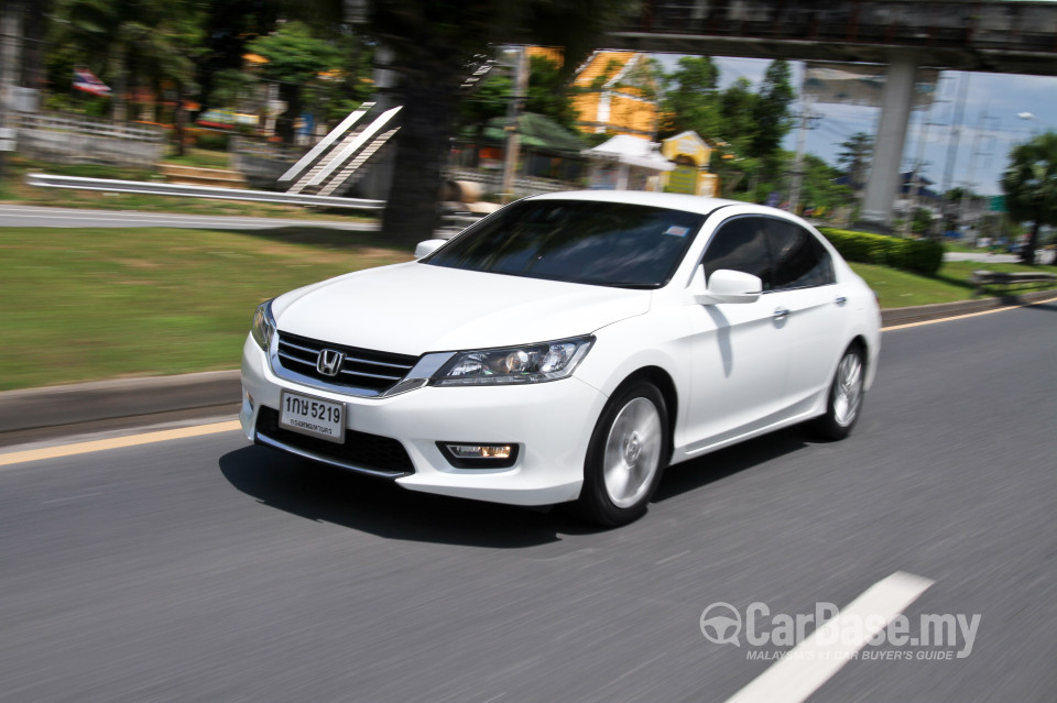 Honda Accord CR (2013) Exterior