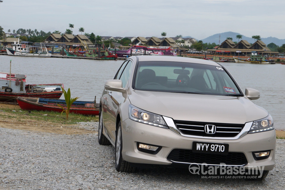 Honda Accord CR (2013) Exterior