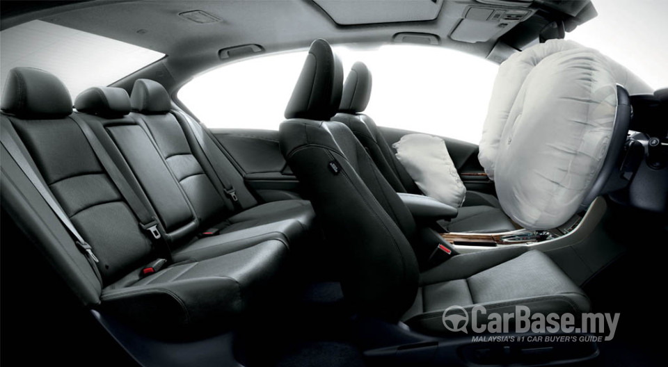 Honda Accord CR (2013) Interior