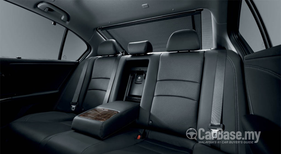 Honda Accord CR (2013) Interior