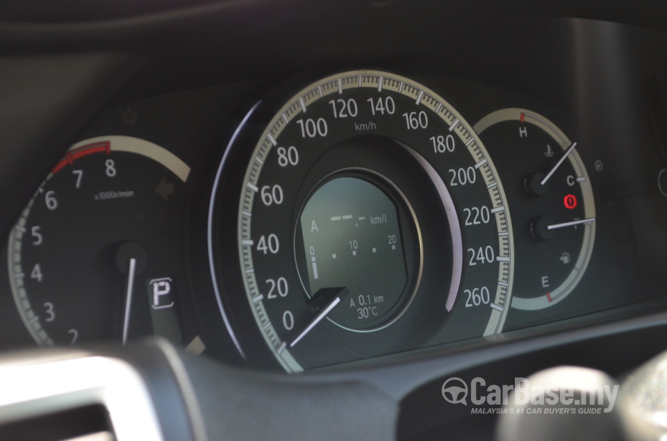 Honda Accord CR (2013) Interior