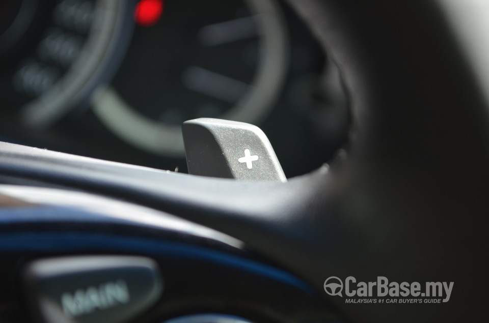 Honda Accord CR (2013) Interior