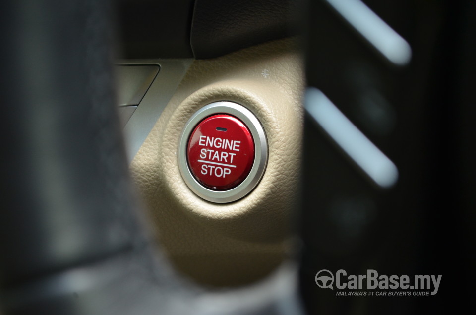 Honda Accord CR (2013) Interior