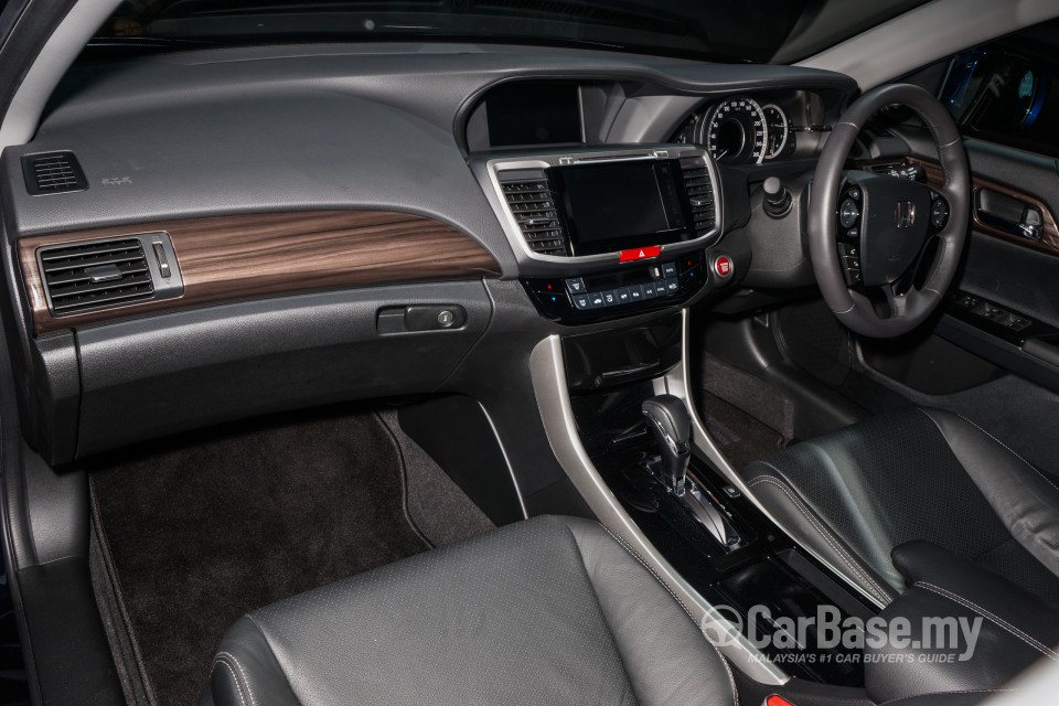 Honda Accord CR Facelift (2016) Interior