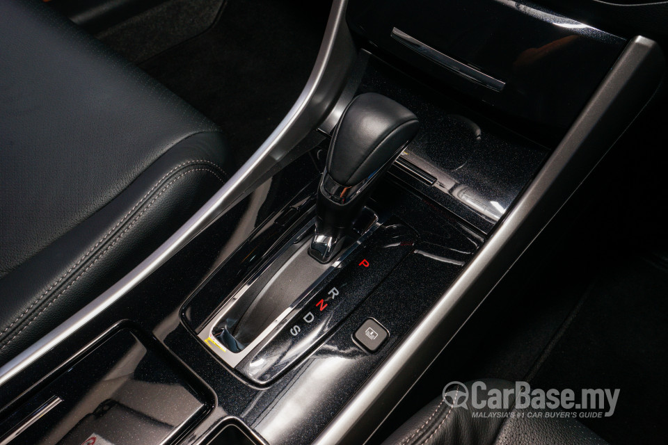 Honda Accord CR Facelift (2016) Interior