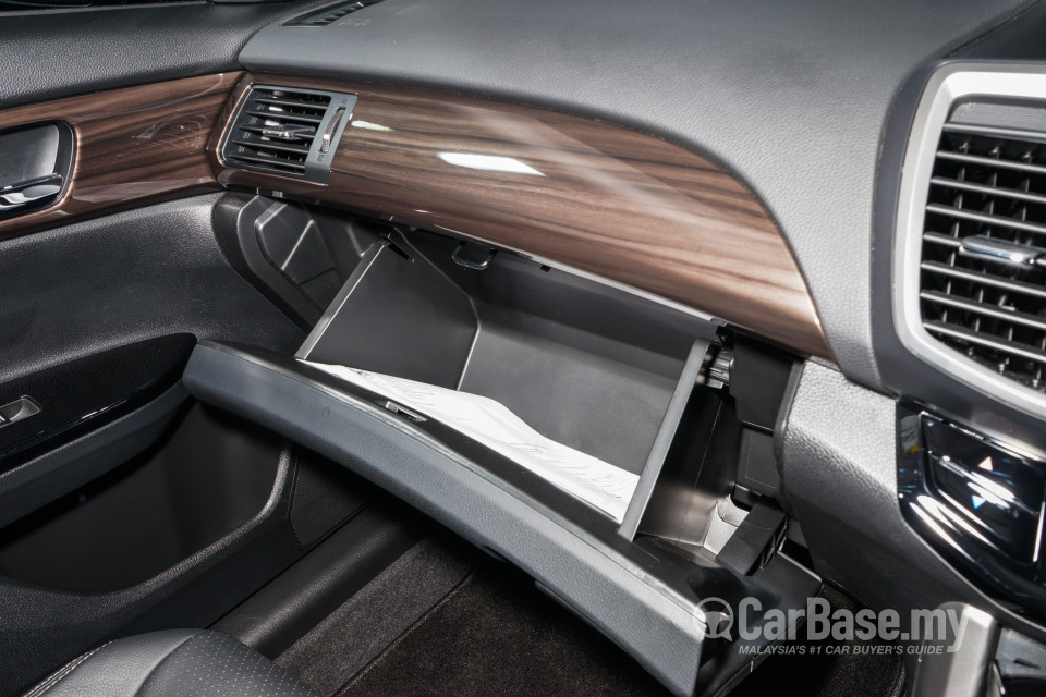 Honda Accord CR Facelift (2016) Interior