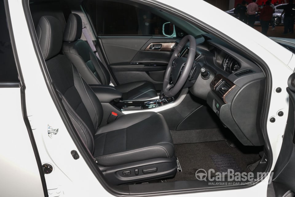 Honda Accord CR Facelift (2016) Interior