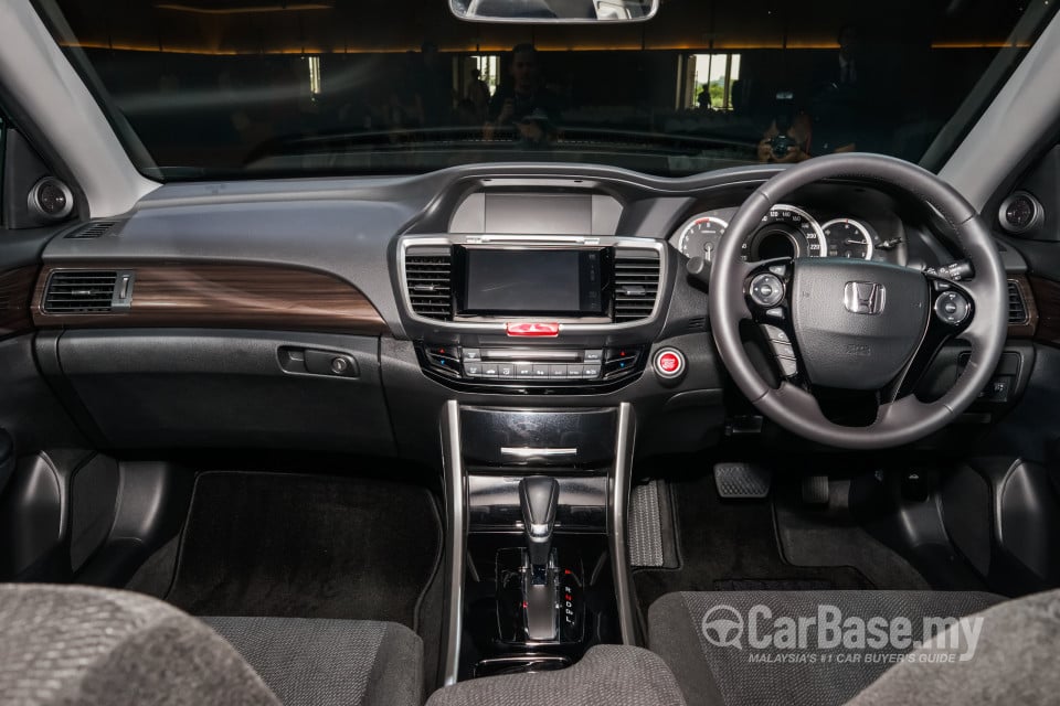 Honda Accord CR Facelift (2016) Interior