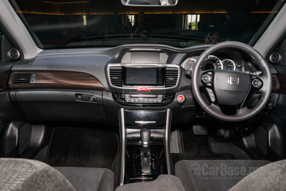 Subaru Outback BN (2015) Interior