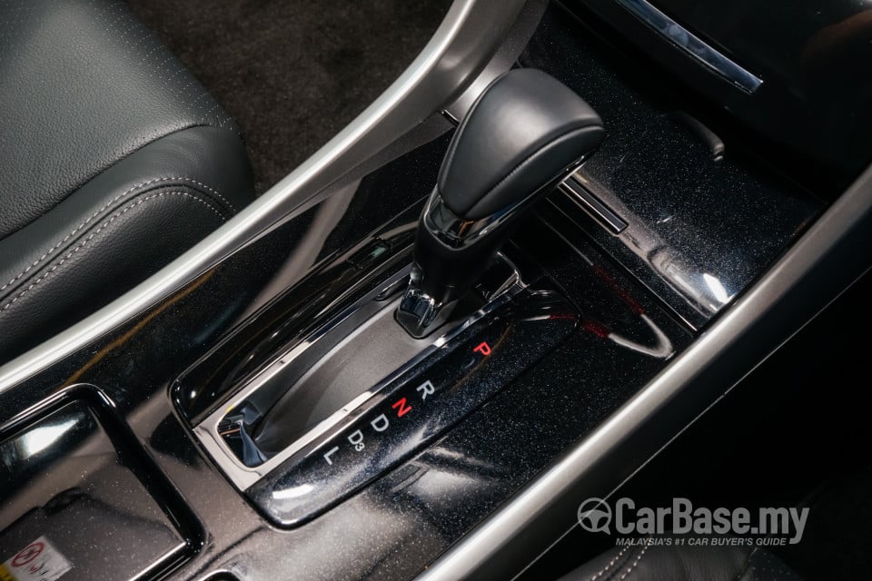 Honda Accord CR Facelift (2016) Interior