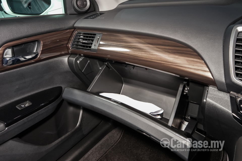 Honda Accord CR Facelift (2016) Interior