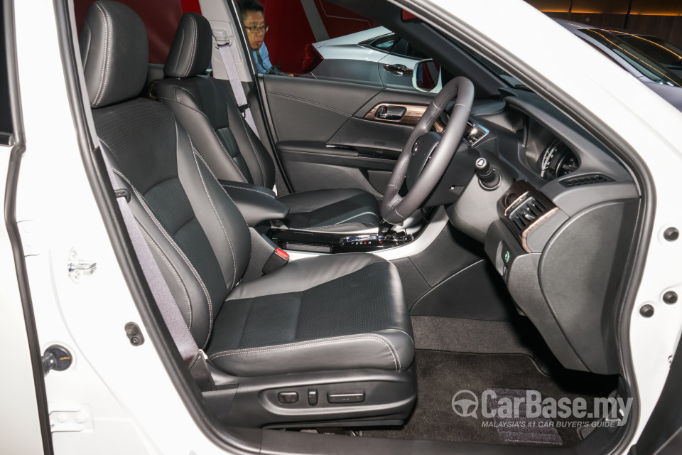 Honda Accord CR Facelift (2016) Interior