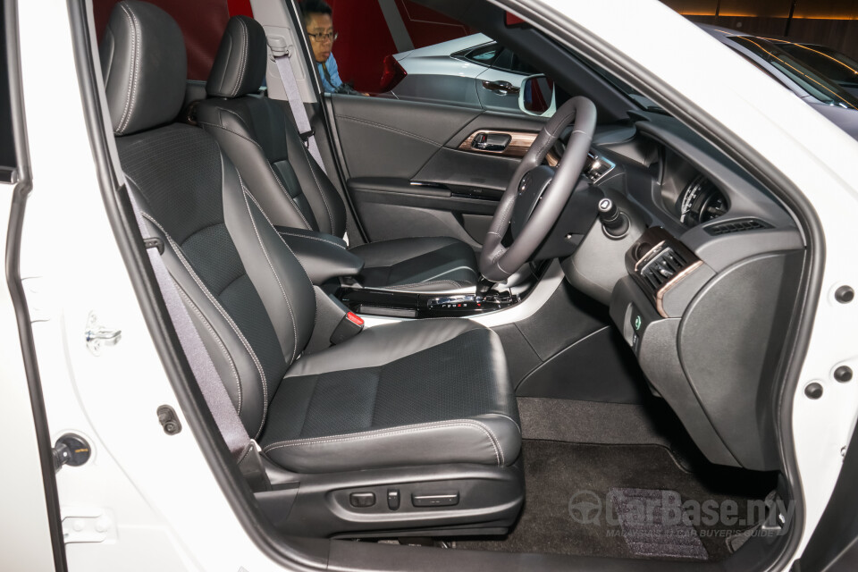 Toyota Fortuner AN160 (2016) Interior