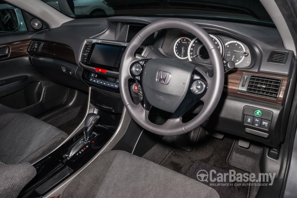 Honda Accord CR Facelift (2016) Interior