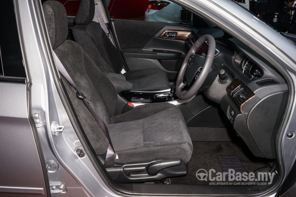 Honda Accord CR Facelift (2016) Interior
