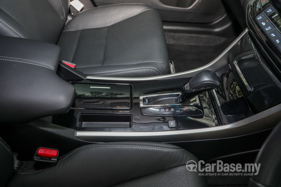 Honda Accord CR Facelift (2016) Interior