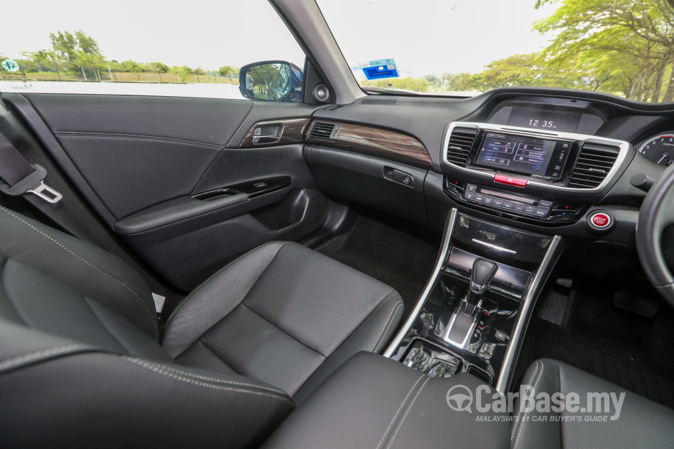 Honda Accord CR Facelift (2016) Interior