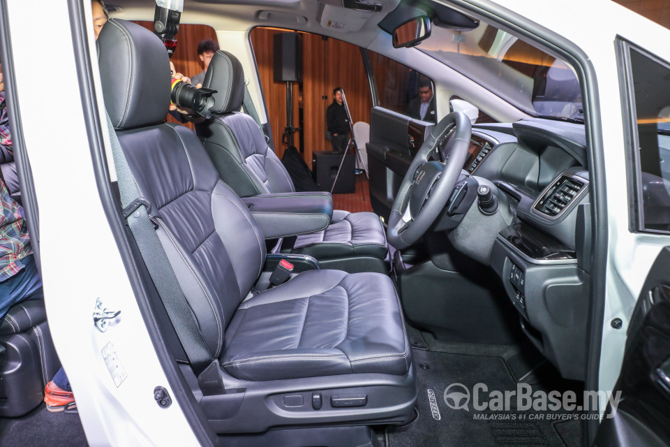 Honda Odyssey RC1 Facelift (2018) Interior