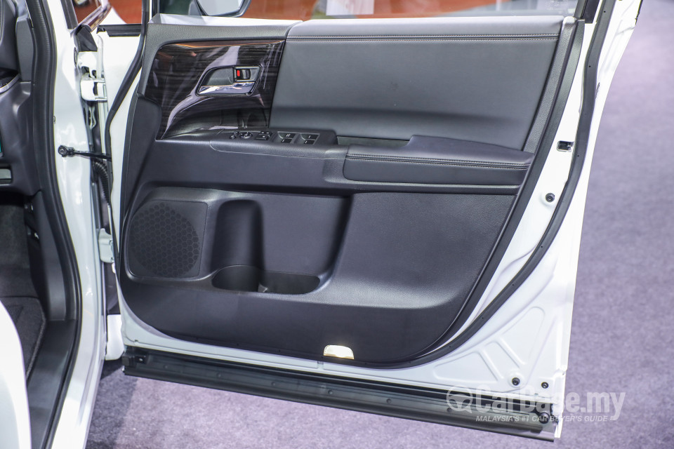 Honda Odyssey RC1 Facelift (2018) Interior