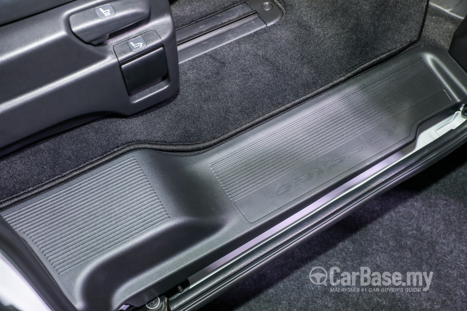 Honda Odyssey RC1 Facelift (2018) Interior