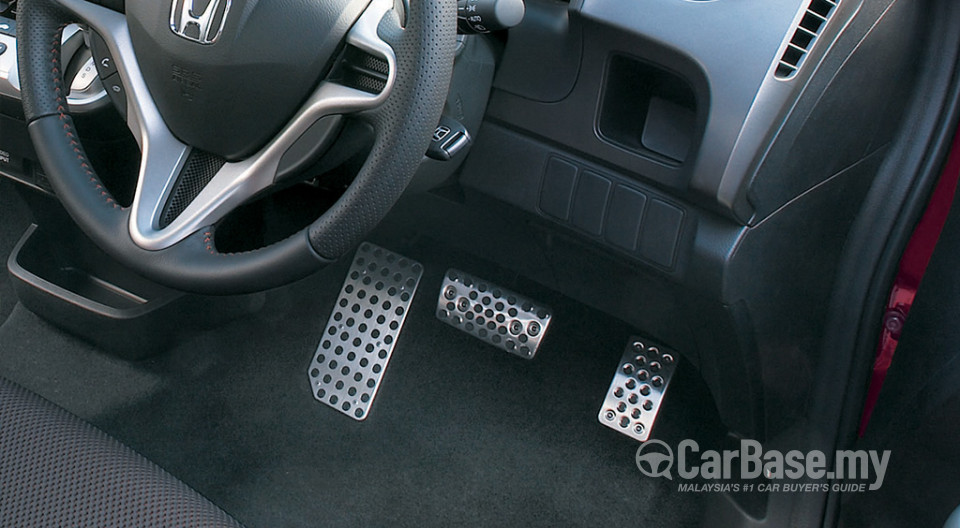 Honda Stream RN (2009) Interior