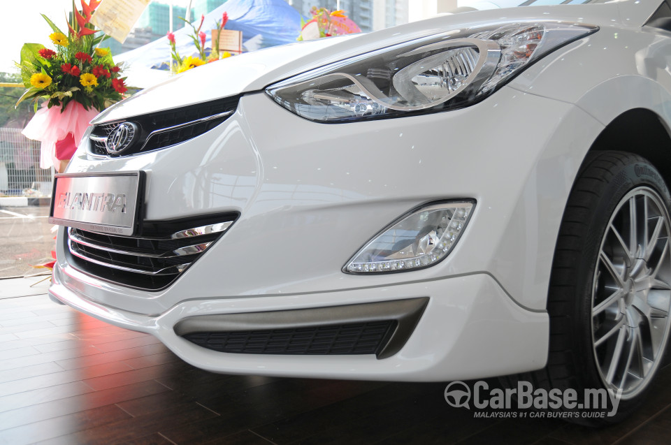 Hyundai Elantra MD (2012) Exterior