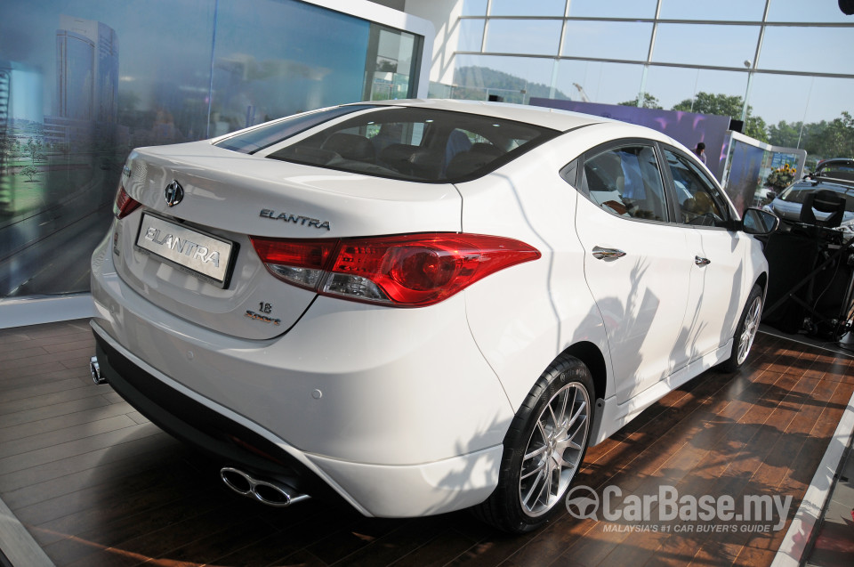 Hyundai Elantra MD (2012) Exterior